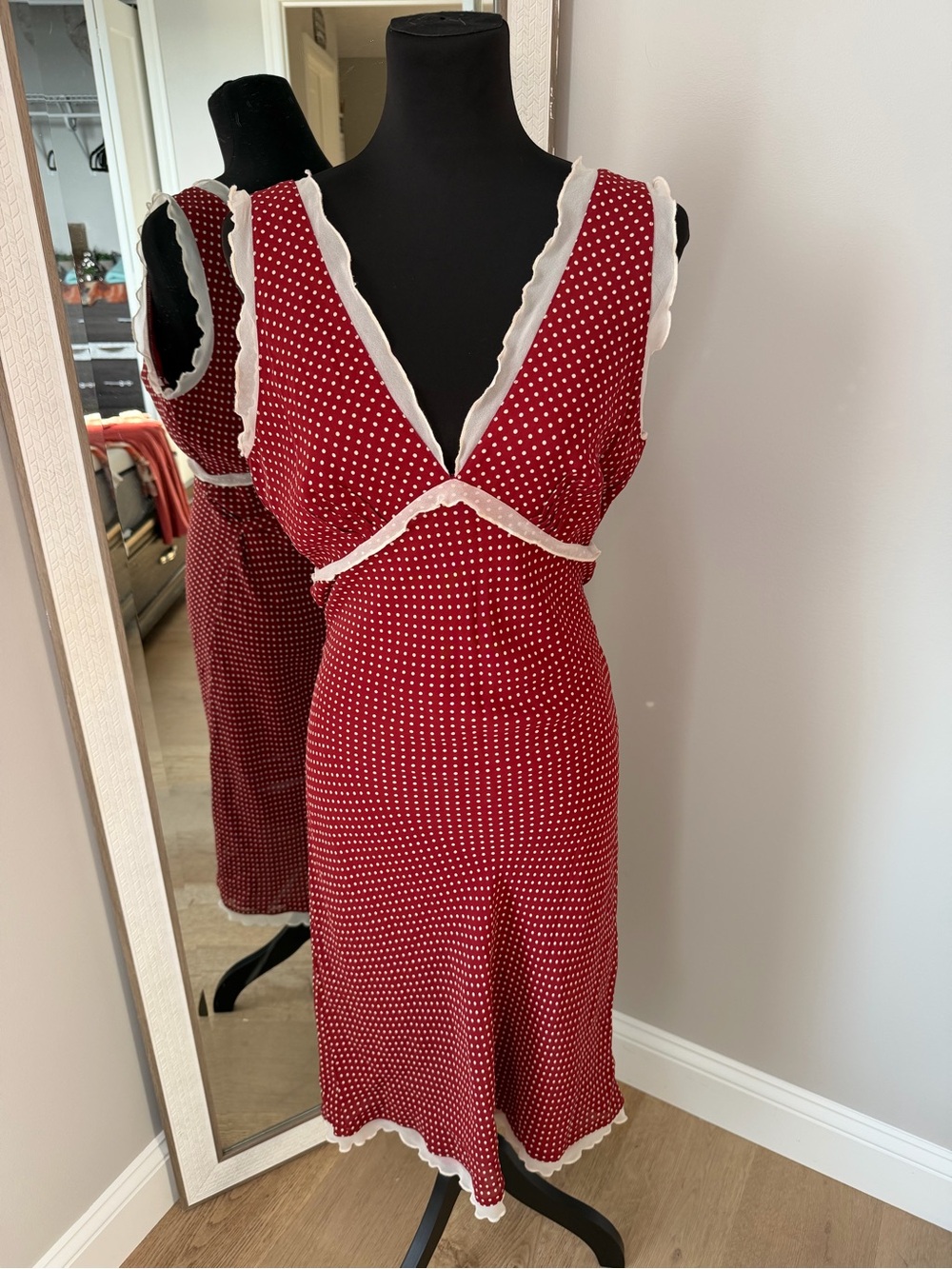 Allen B. By Allen Schwartz Red Polka Dot V-Neck Slip with White Trim